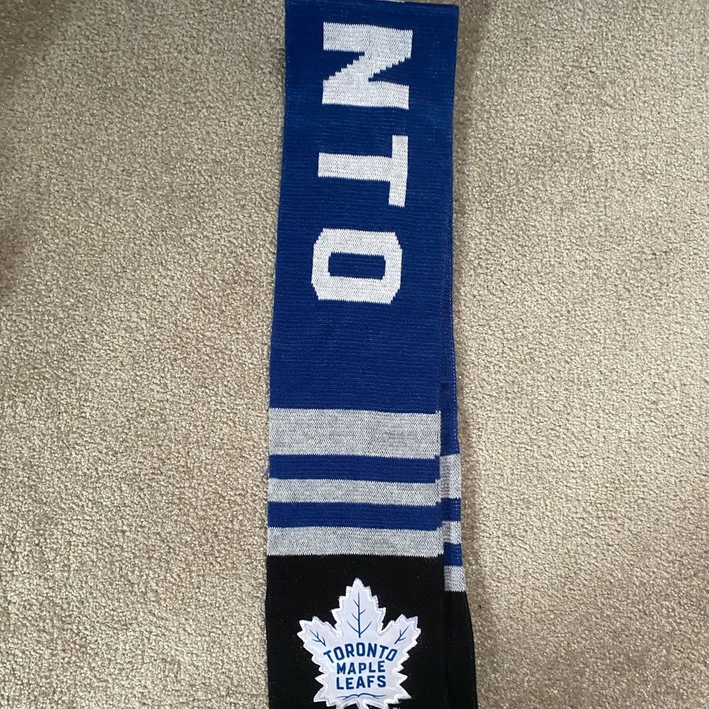 Toronto maple leaves scarf